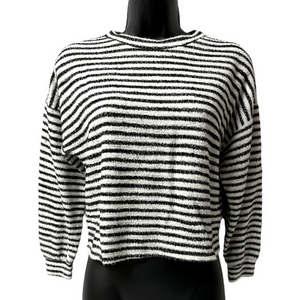 Urban Romantics medium black and‎ white stripped sweater size S (1119)
